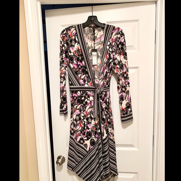 NWT!! Bcbgmaxazria Asymmetrical Floral Print Wrap Dress - Picture 3 of 5